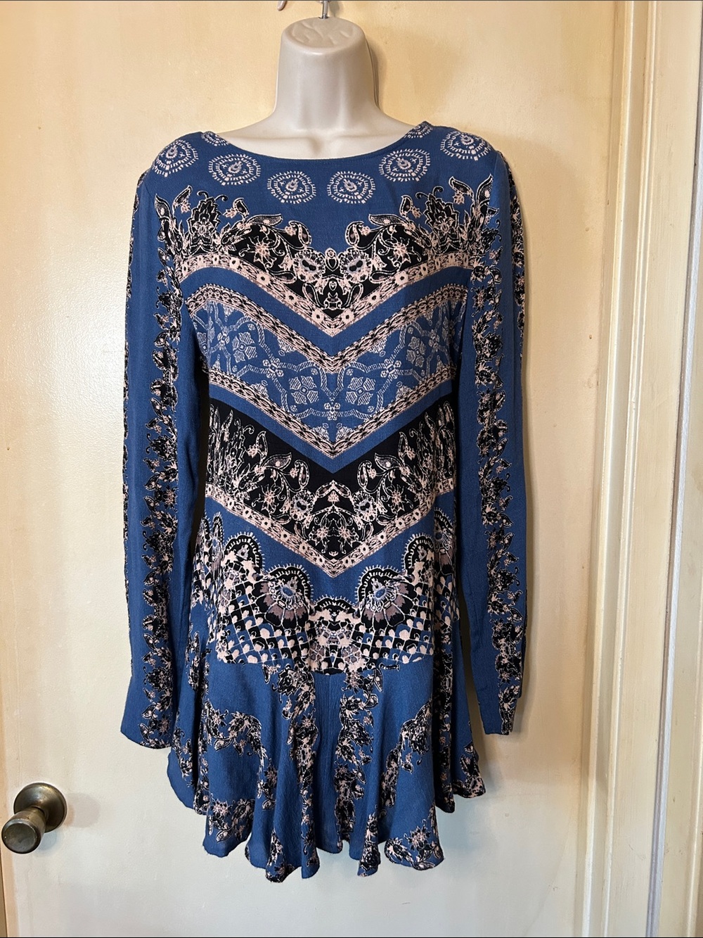 Free People Blue Black and Cream Printed Long-Sleeve Tunic Dress size S